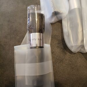 Mary kay mineral powder brush